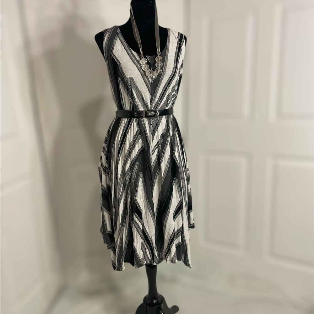 Simply Vera Vera Wang Black & White Abstract Asymmetrical Midi Dress